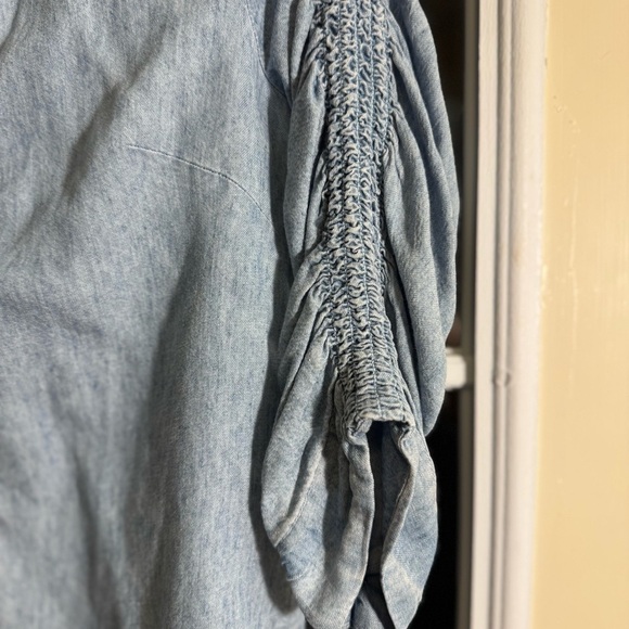 Veronica Beard Jeans Pearl Snap Shirt Chambray Ruched 3/4 Sleeves - Picture 8 of 11